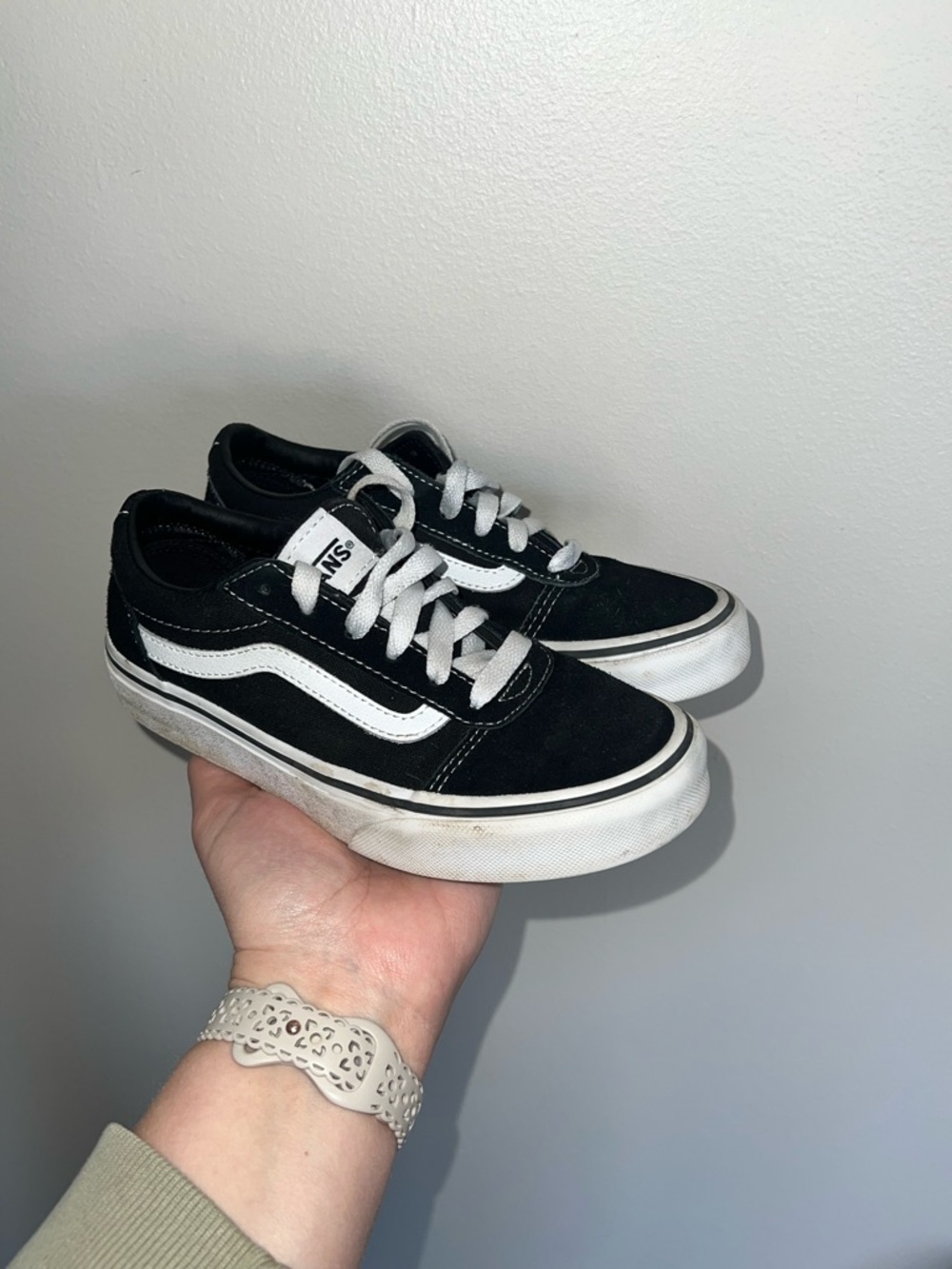 Vans Kids Old Skool Black and White Low Top Skate Sneakers